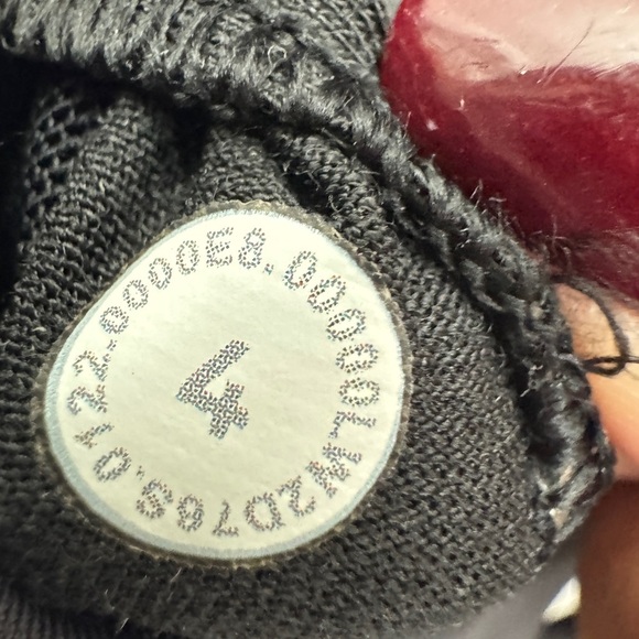 Lululemon Tough Train High-Neck Bra - Picture 6 of 8